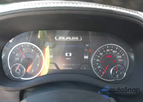 2023 Ram 2500 Laramie 4X4 6'4 Box из США, поврежденный, VIN 3C6UR5FL3PG588494